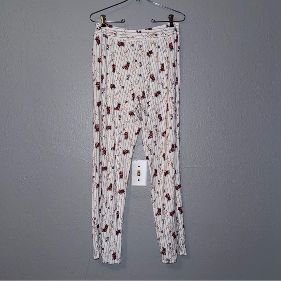 Soma White Pants with Red Floral Design leg ankle - Picture 7 of 12